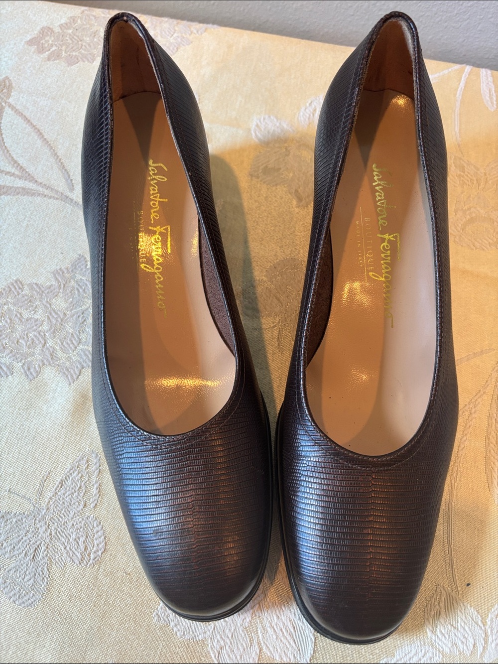 Salvatore Ferragamo Brown Textured Leather Low Heel Pumps. NWOB. Size 8B